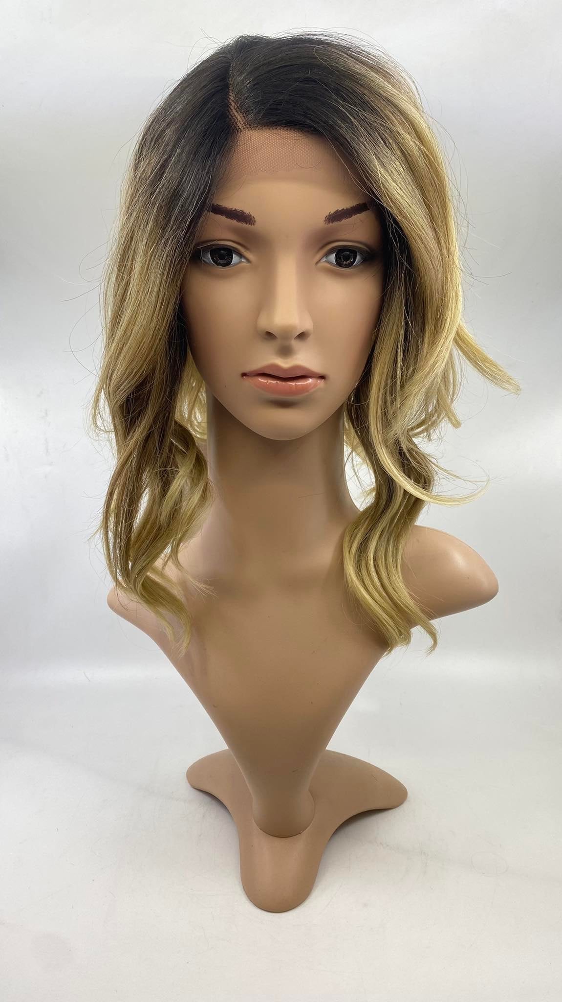 WIG- LACEFRONT- OMBRE HONEY-WAVY A-LINE INVERTED BOB